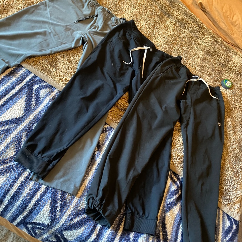 3 for 1 Chubbies & Vuori Mens Black Jogger pants all size medium